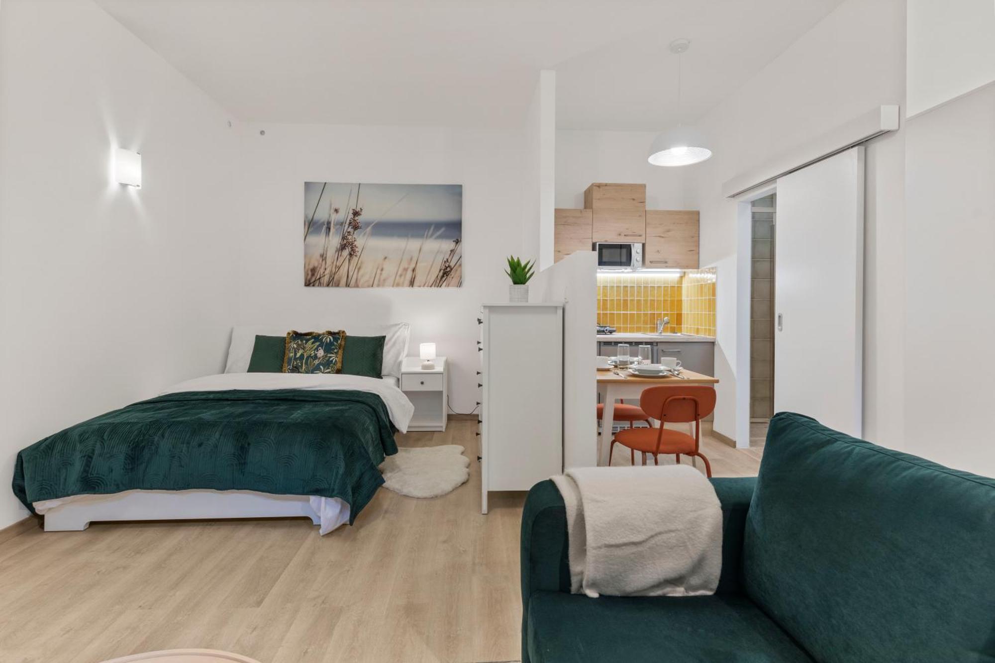 Garden Haven Studio In Old Town Братислава Экстерьер фото